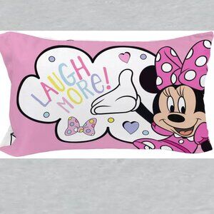 Disney Minnie Mouse Standard Pillowcase measures 20 x 30 inches